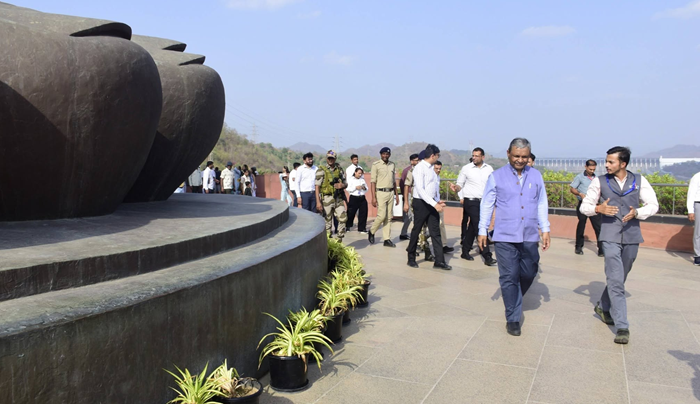 I&B Secretary visits Ektangar